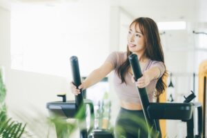 千種で猫背・巻き肩・反り腰の姿勢矯正するなら？おすすめスタジオ＆整体ランキング【2025最新版】